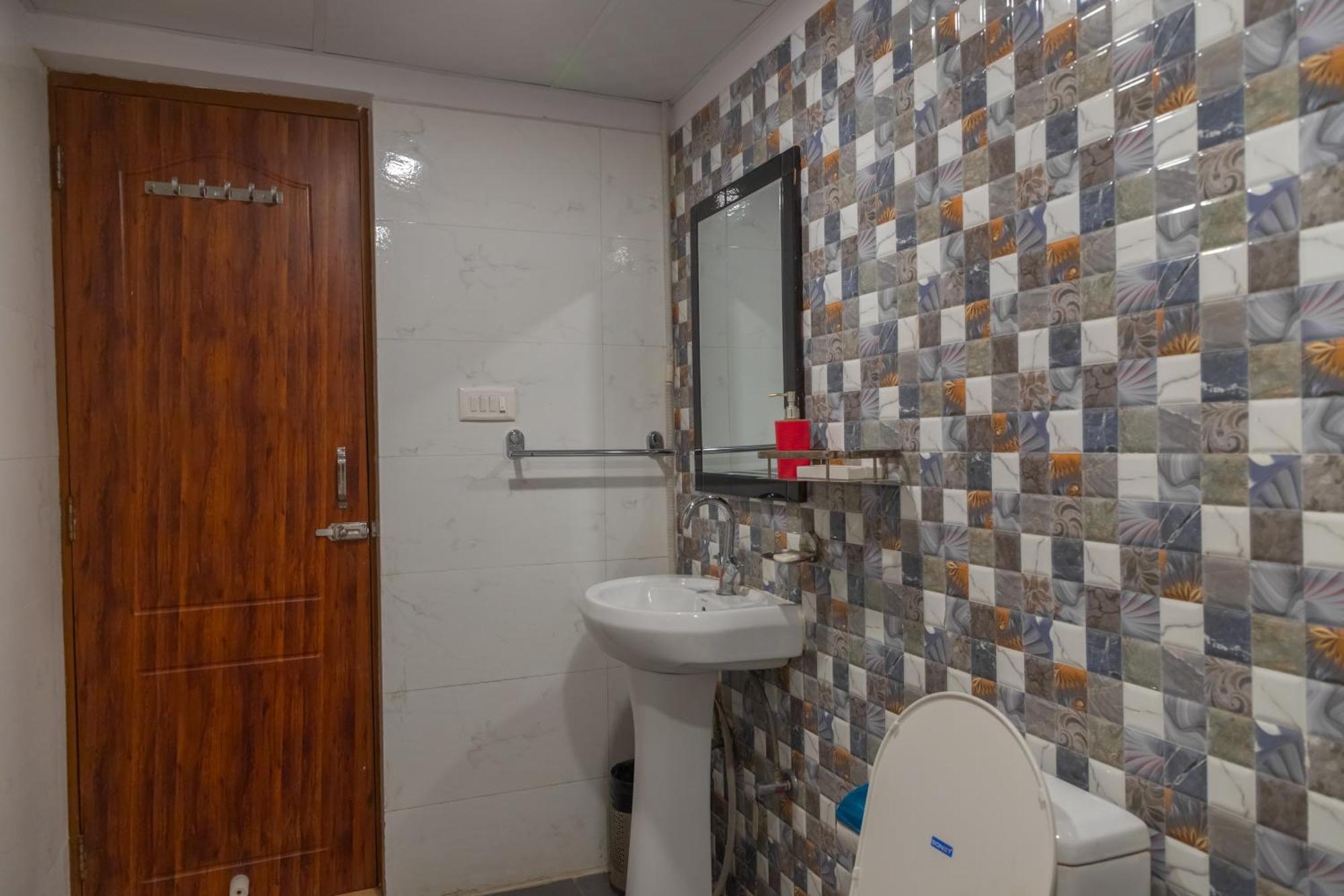 Hotel Sethi Legacy Haridwār Extérieur photo